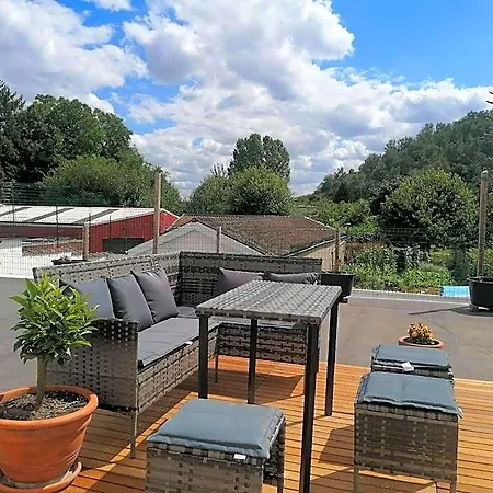 La Maison Heureuse Отель Шарлеруа