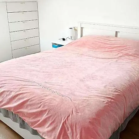 Отель La Maison Heureuse Шарлеруа