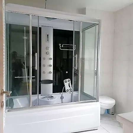 La Maison Heureuse Отель Шарлеруа