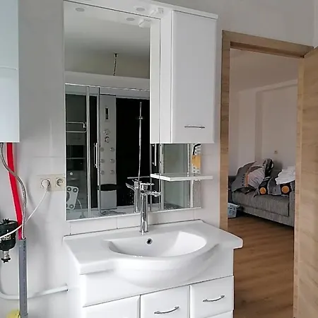 La Maison Heureuse Отель Шарлеруа